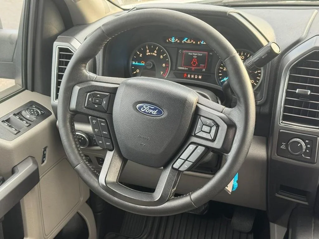 Used 2019 Oxford White Ford XLT image 13
