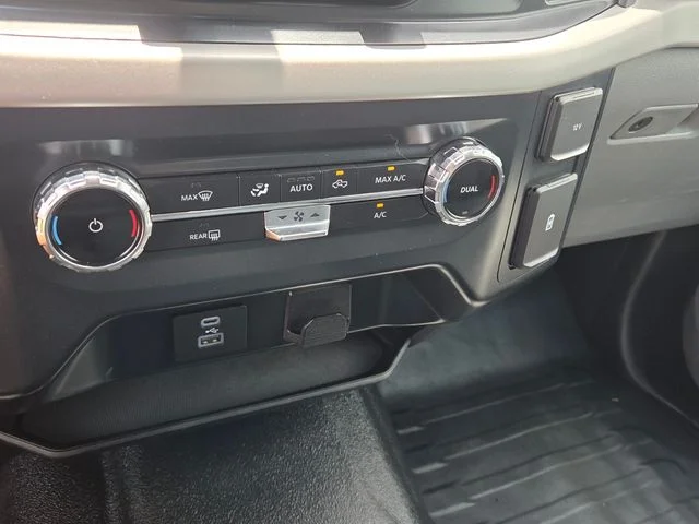 Used 2022 White Ford XLT image 23