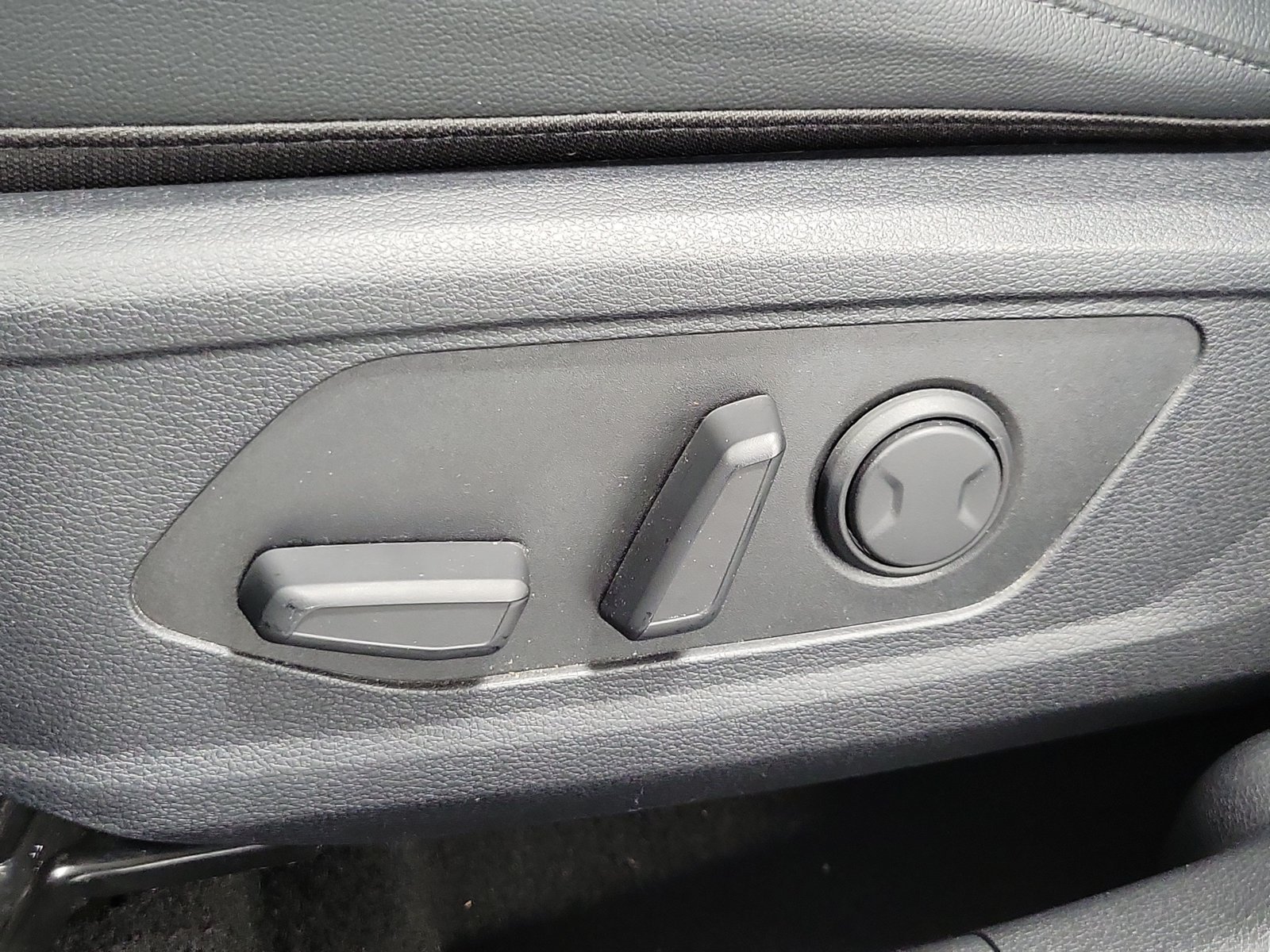 Certified Used 2024 Gray Kia EX image 9