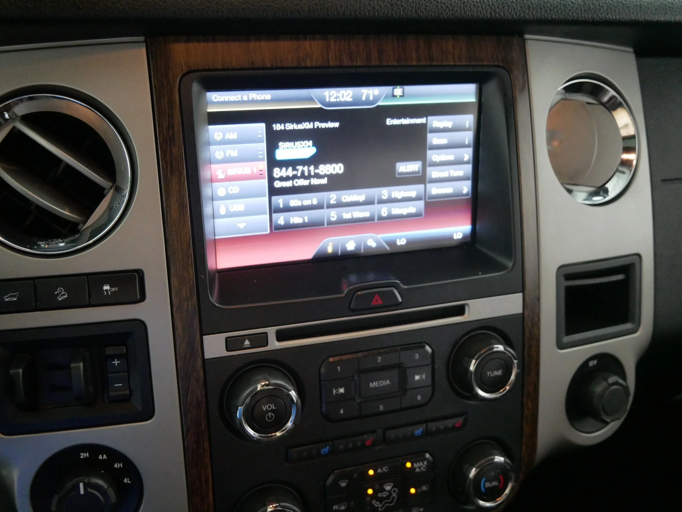 Used 2015 White Platinum Metallic Tri-Coat Ford King Ranch image 22
