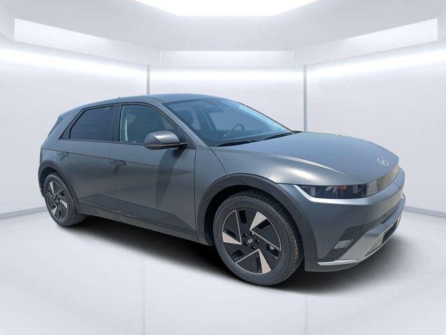New 2026 Gray Hyundai SEL image 1