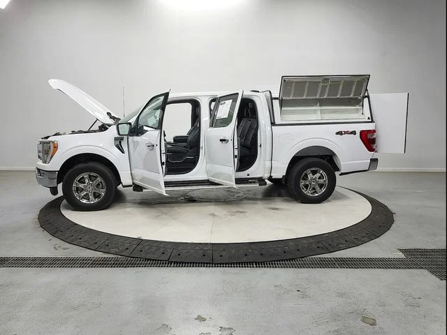 Used 2023 White Ford Lariat image 9