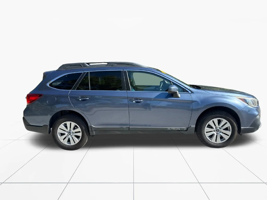 Used 2018 Twilight Blue Metallic Subaru 2.5i Premium image 9