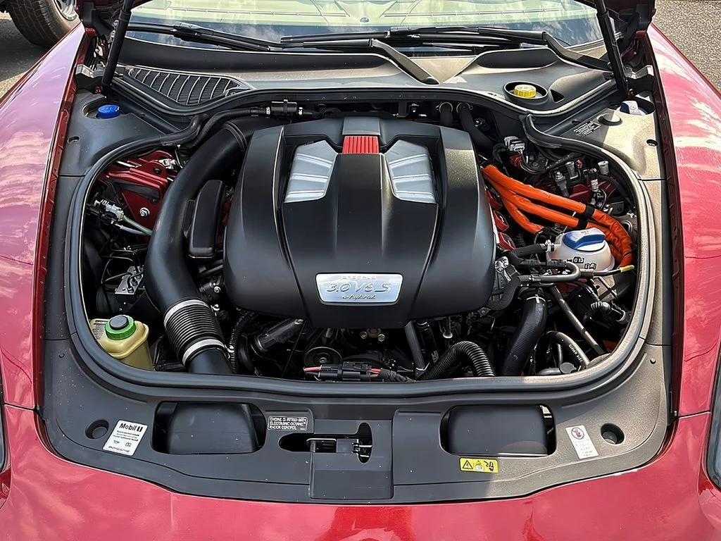 Used 2014 Ruby Red Metallic Porsche S E-Hybrid image 25