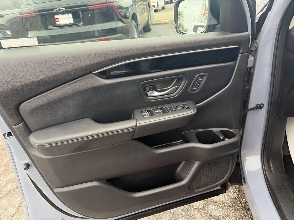 Used 2023  Honda Touring image 12