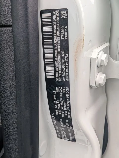 Used 2019 White Jeep Latitude image 39