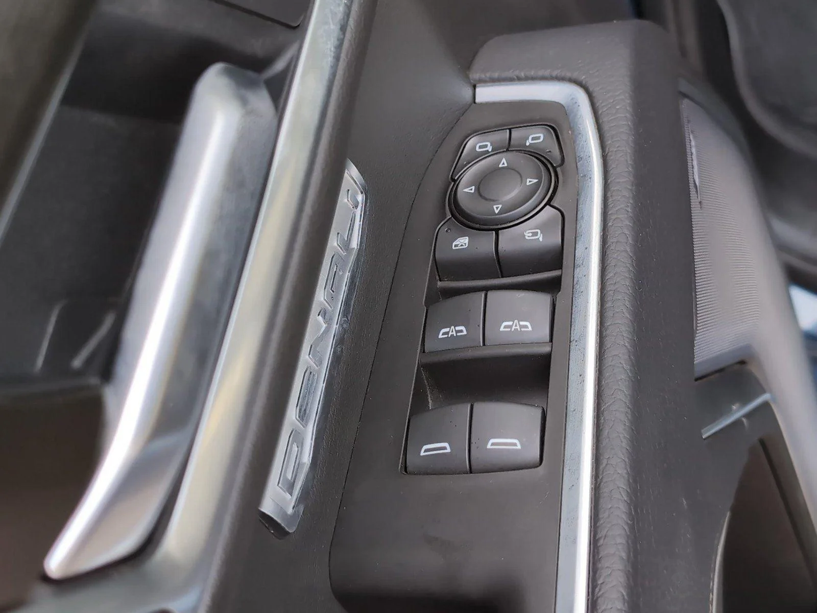 Used 2025 Downpour Metallic GMC Denali image 17