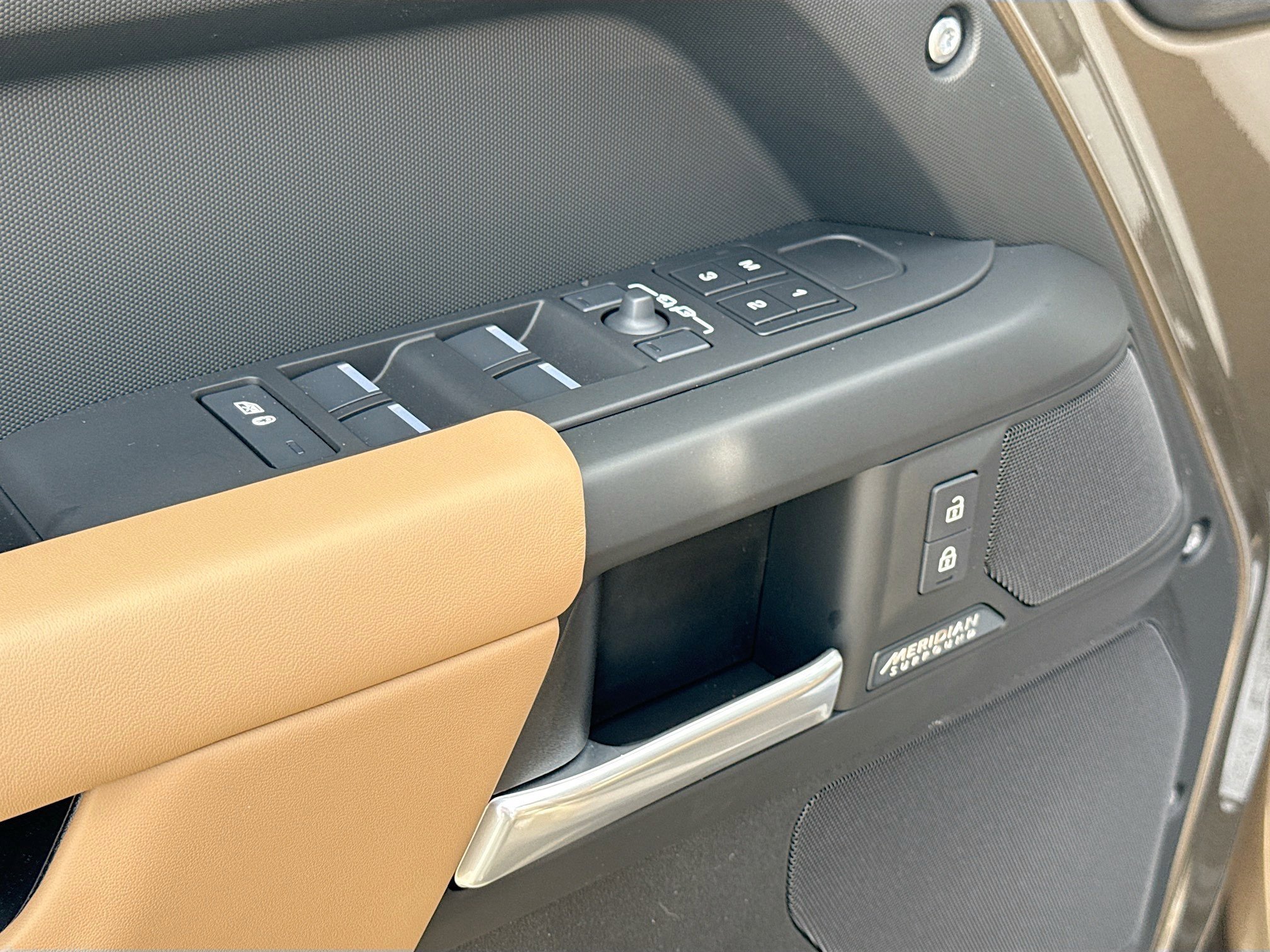 New 2026 Gondwana Stone LAND ROVER X-Dynamic SE image 22
