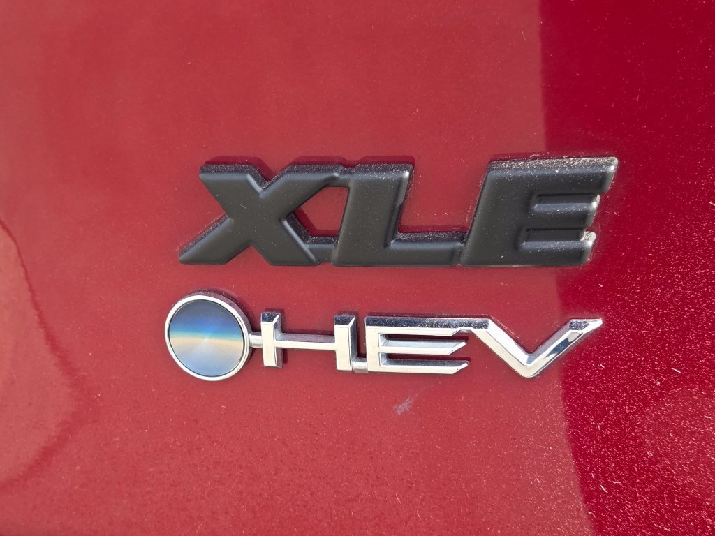 Certified Used 2025 Pearl Toyota XLE image 26