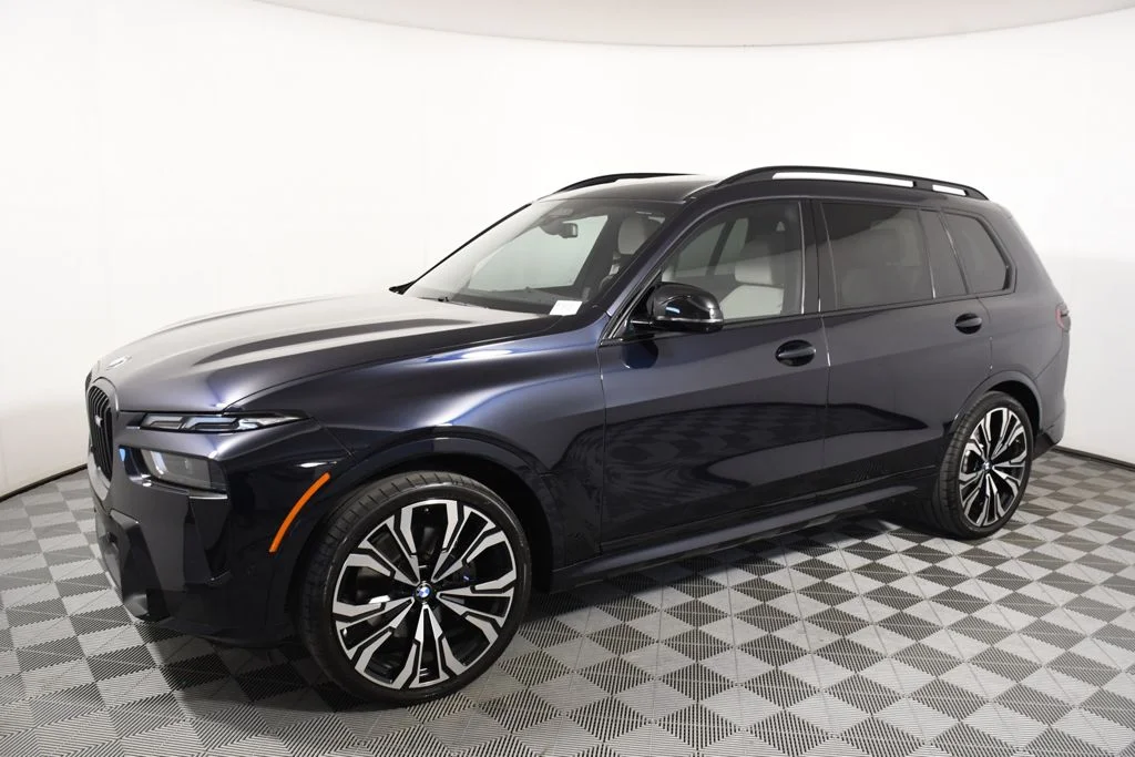 Used 2024 BMW X7 M60i with VIN 5UX33EM00R9T42339 for sale in Richfield, Minnesota