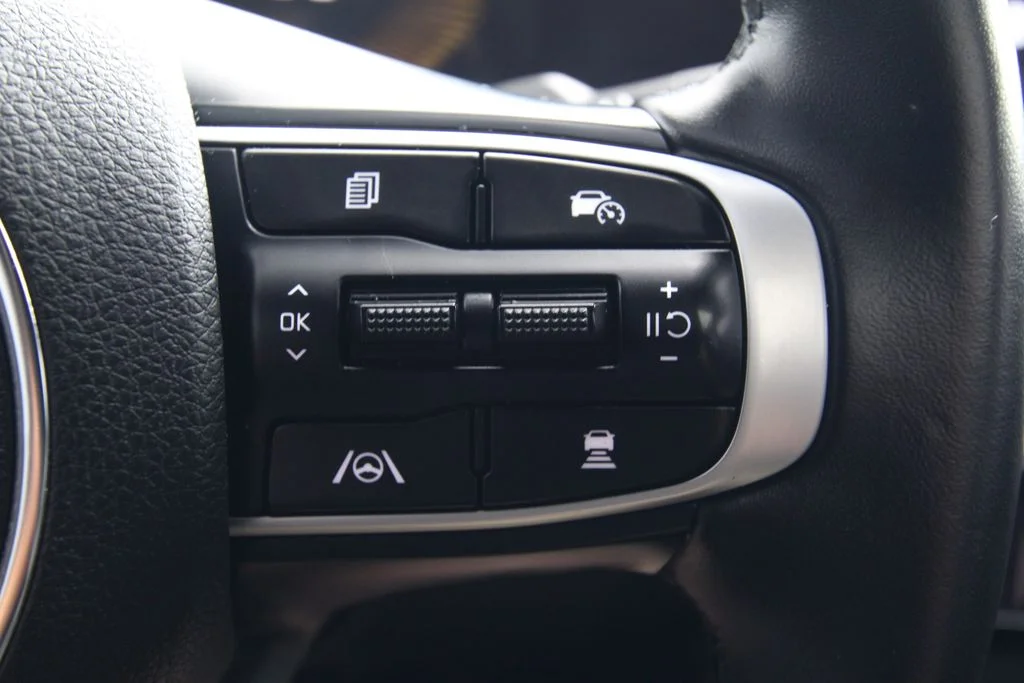 Used 2025 Gray Kia GT-Line image 21
