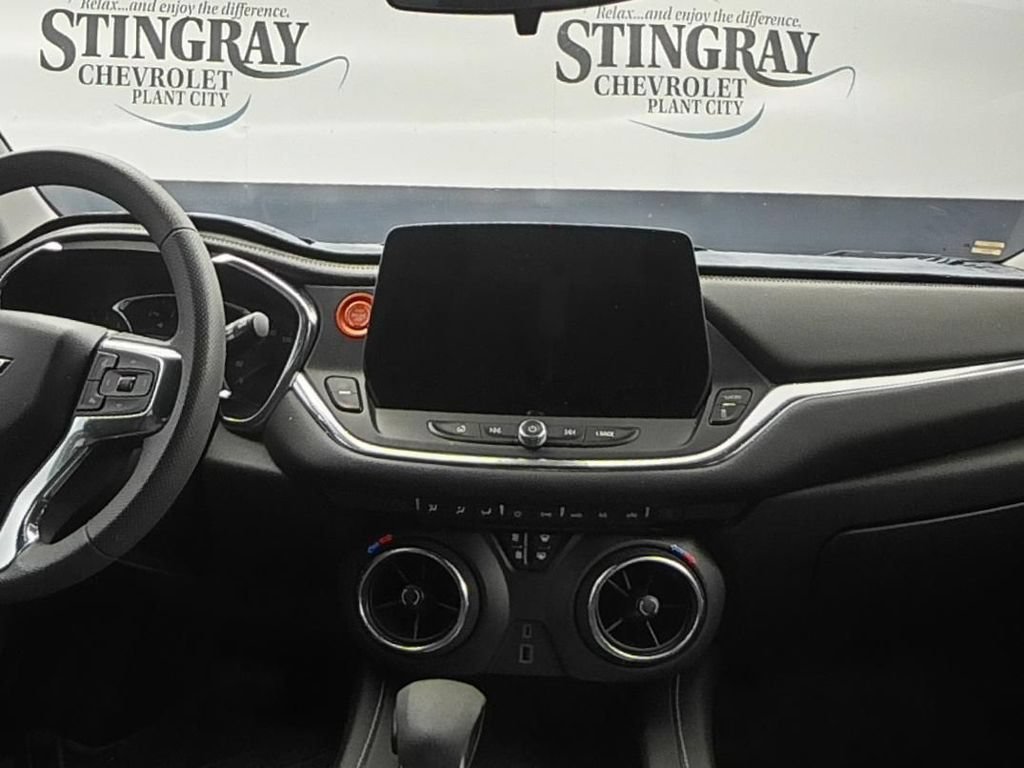 Used 2023 Black Chevrolet 2LT image 10