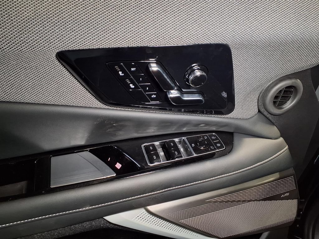 2027 Cadillac OPTIQ Sport - Photo 14