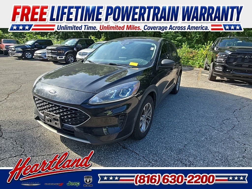 Used 2022 Black Ford SE image 1