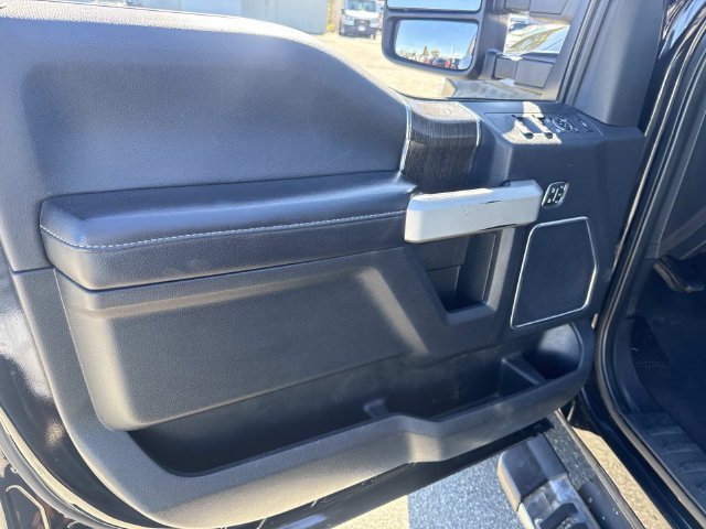 Used 2020 Black Metallic Ford Lariat image 17