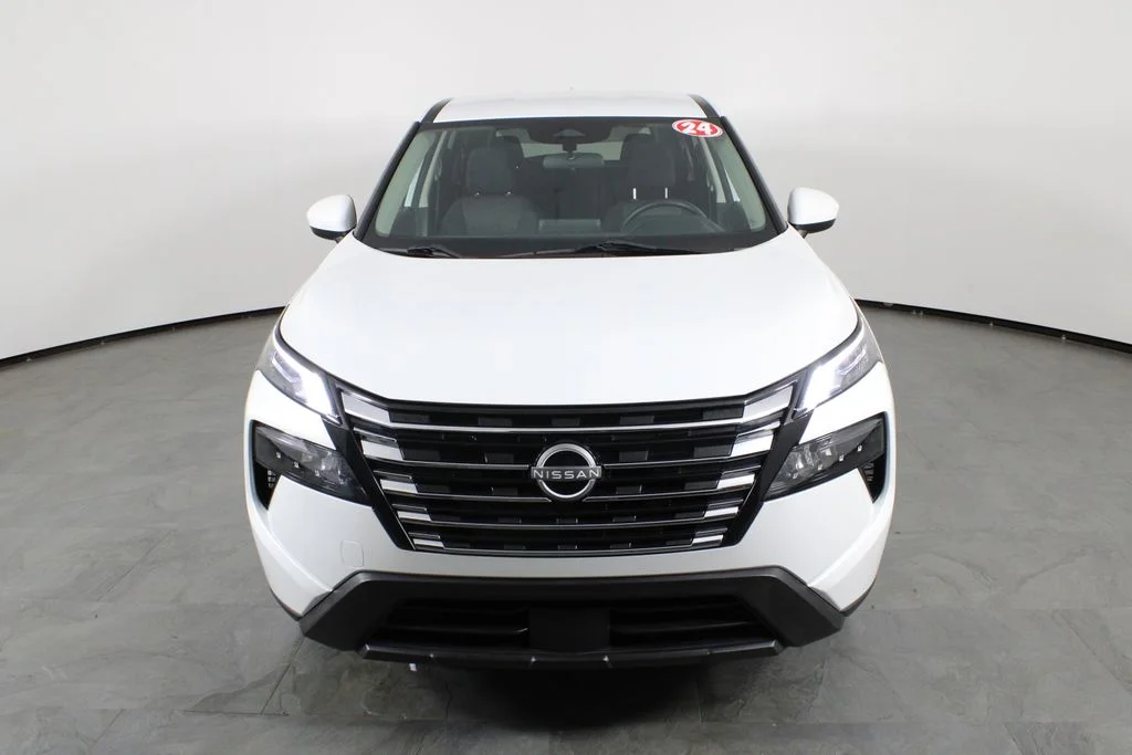2024 Nissan Rogue SV - Photo 13