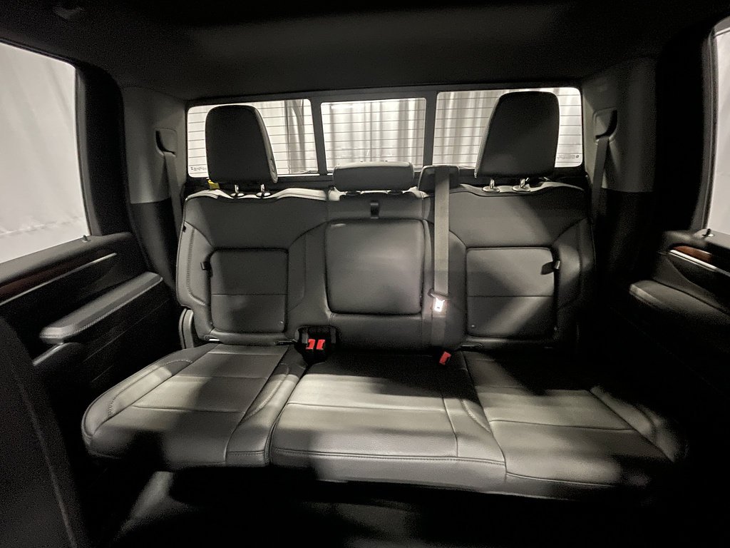 New 2025 Sterling Metallic GMC Denali image 21