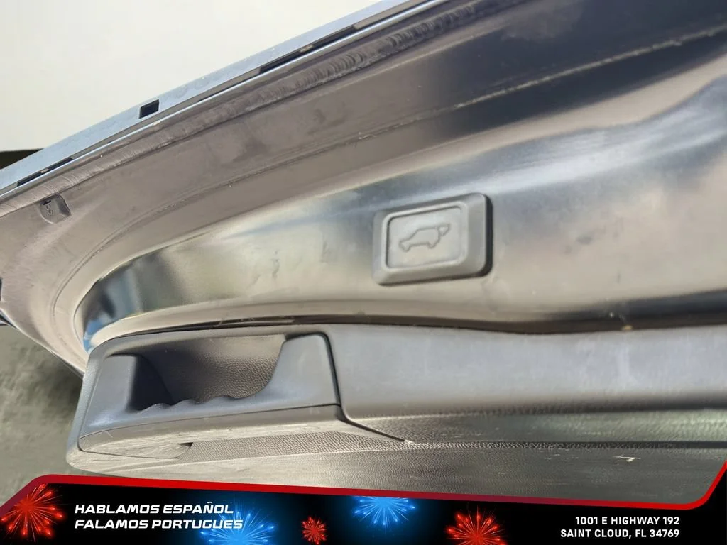 Used 2022 Black Toyota XLE Premium image 33