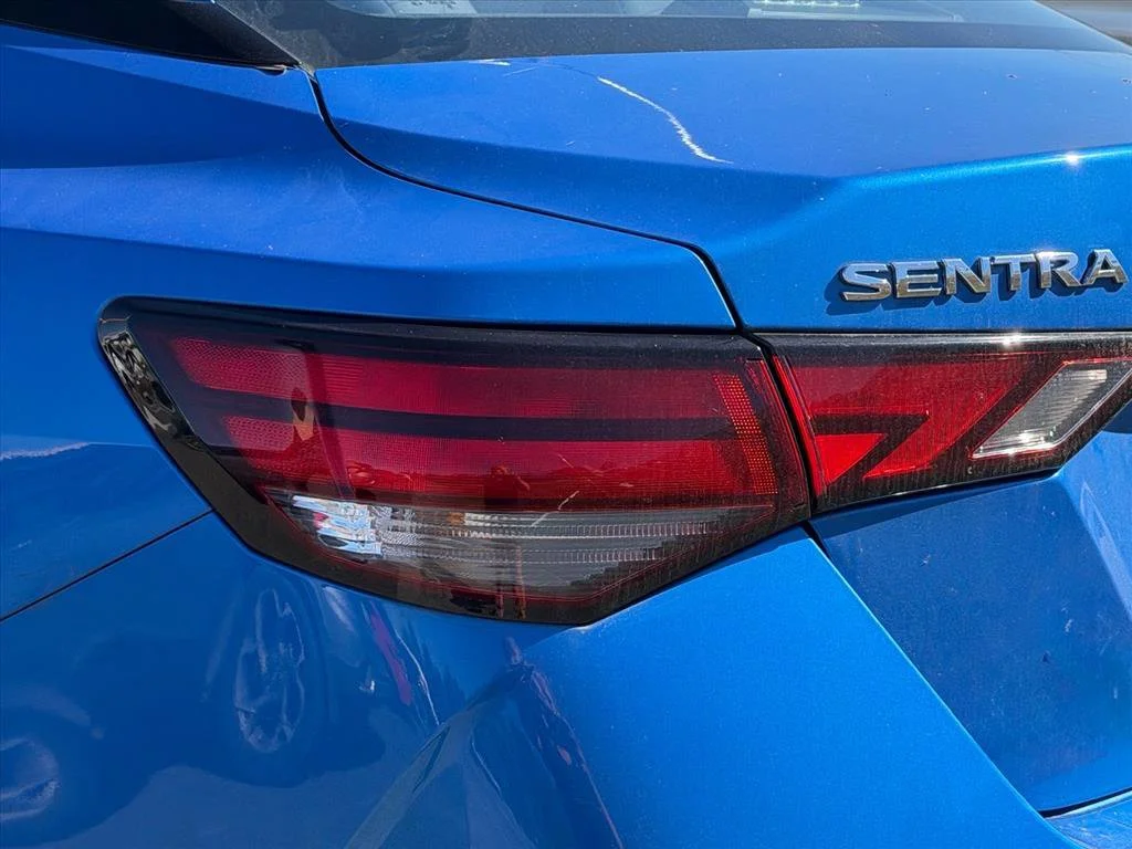 Used 2022 Blue Nissan SV image 16