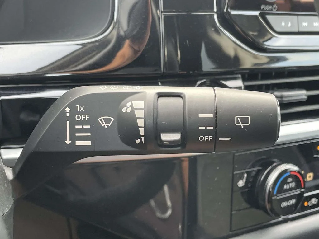 Used 2025 Deep Ocean Blue Pearl Nissan SV image 13