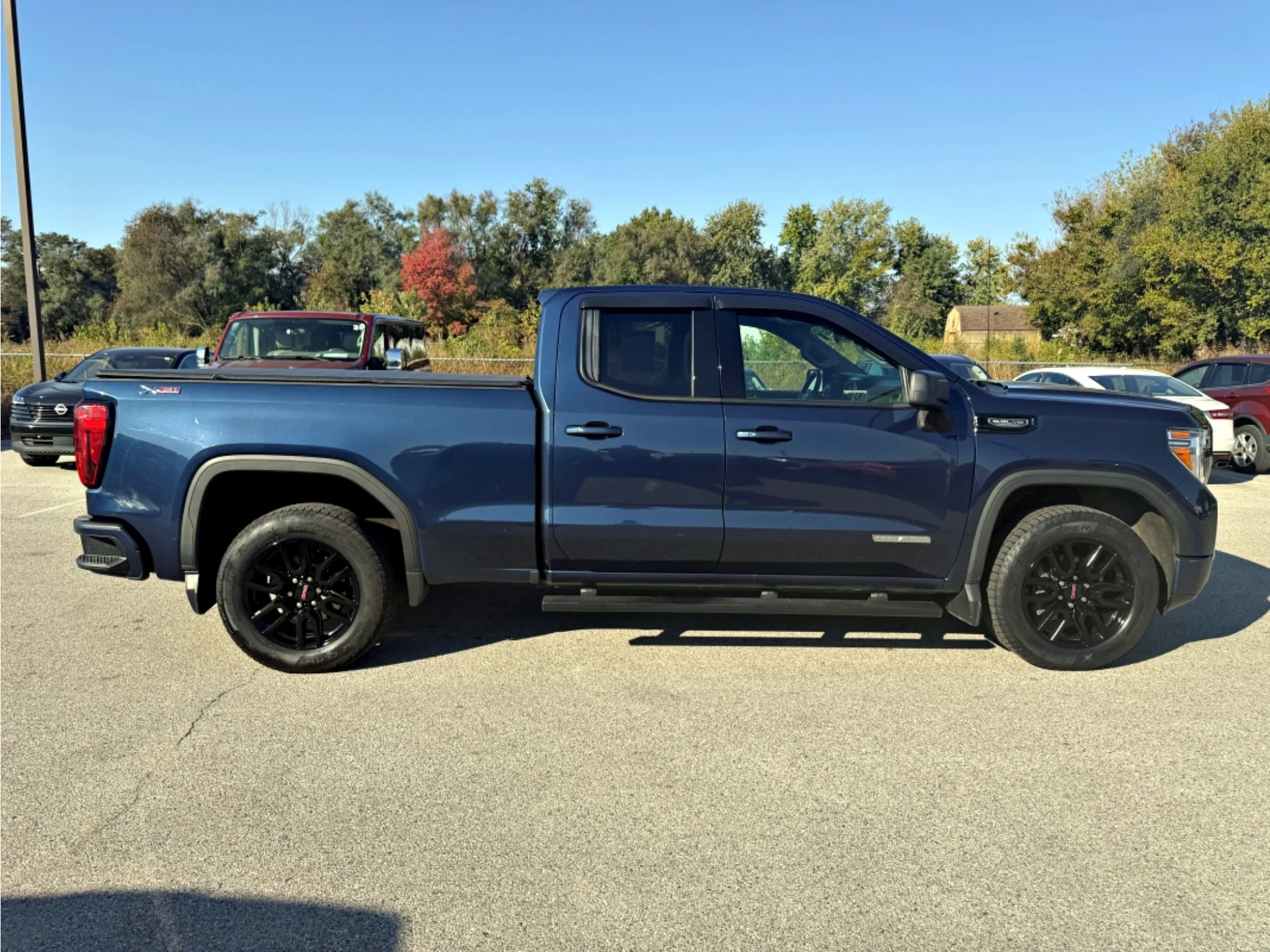 Used 2022 Pacific Blue Metallic GMC Elevation image 25
