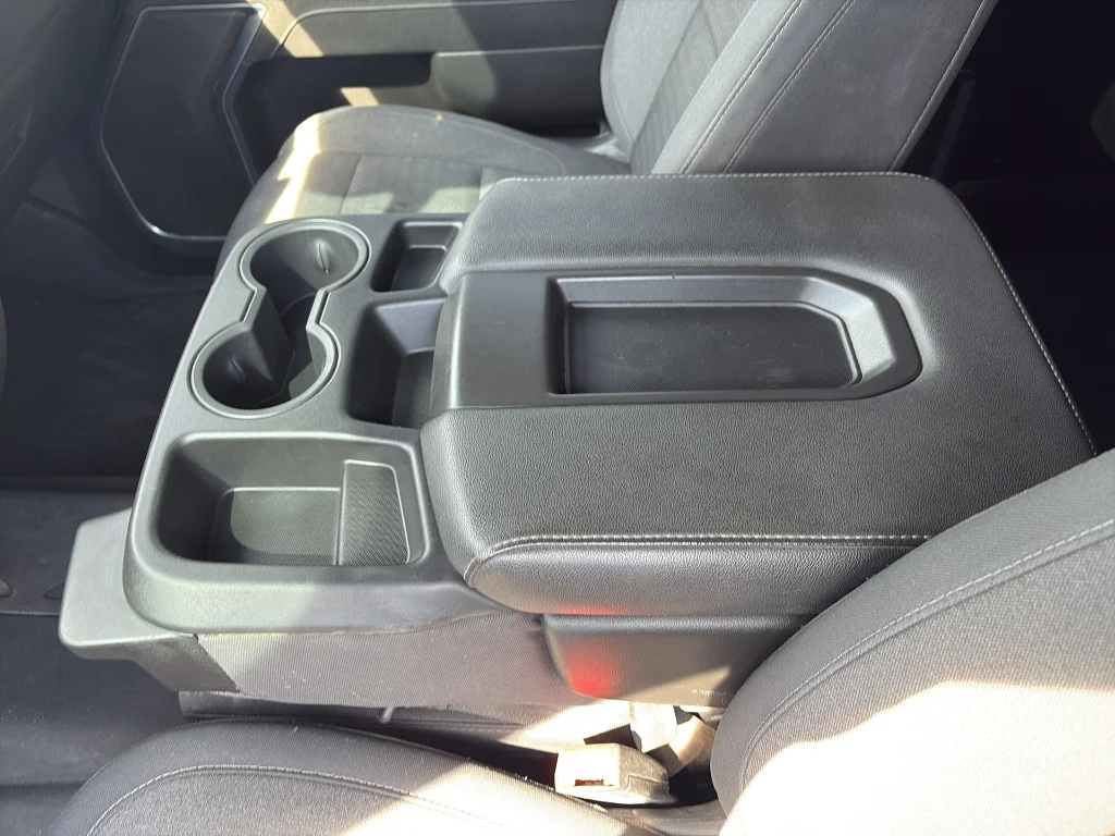 Used 2025 Summit White Chevrolet  image 29