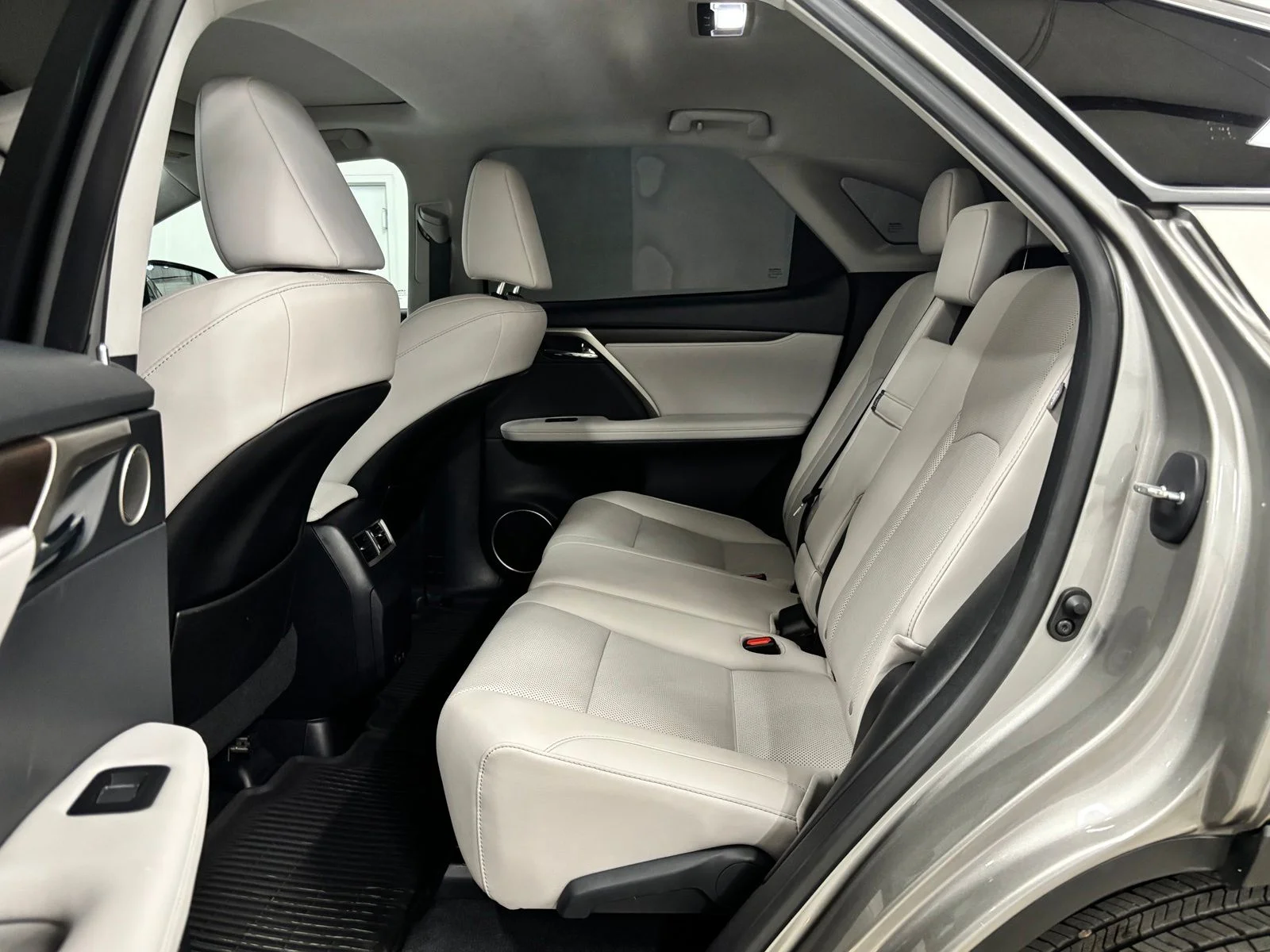 Used 2021 Silver Lexus 350 image 19