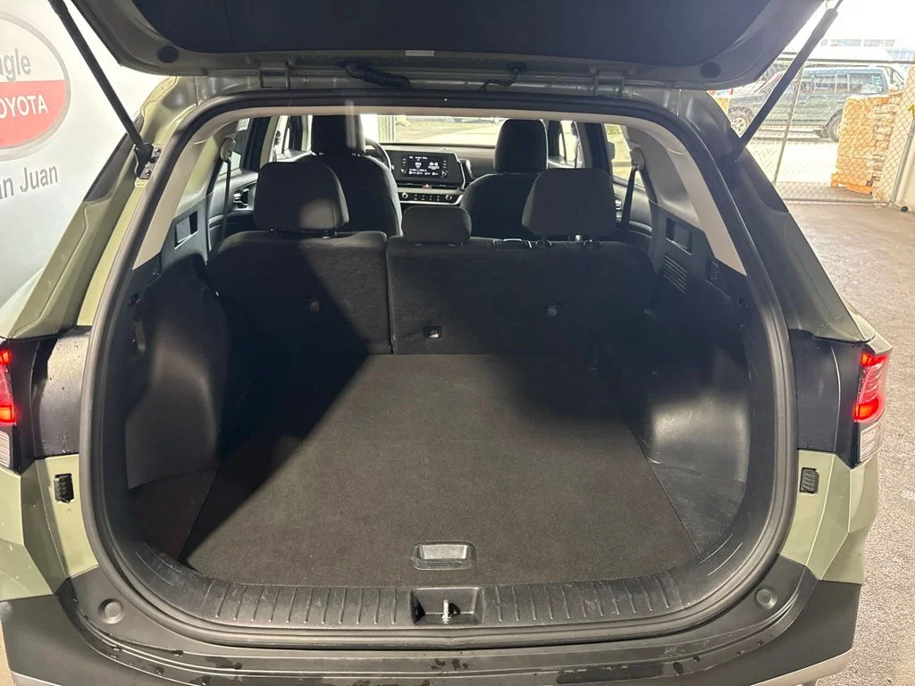 Used 2025 Green Kia LX image 20
