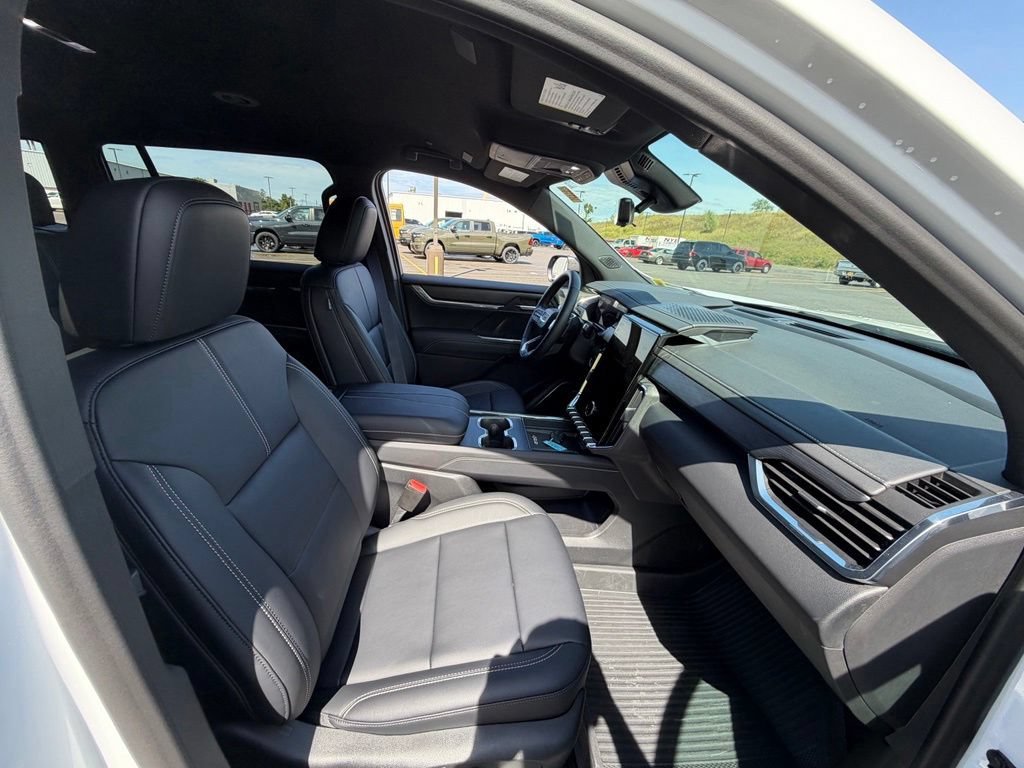 Used 2026 Summit White GMC Elevation image 41