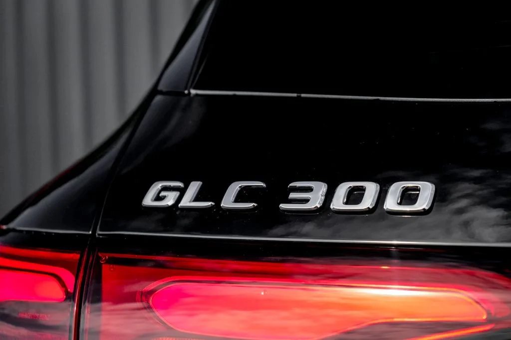New 2027 Black Mercedes-Benz GLC 300 image 42