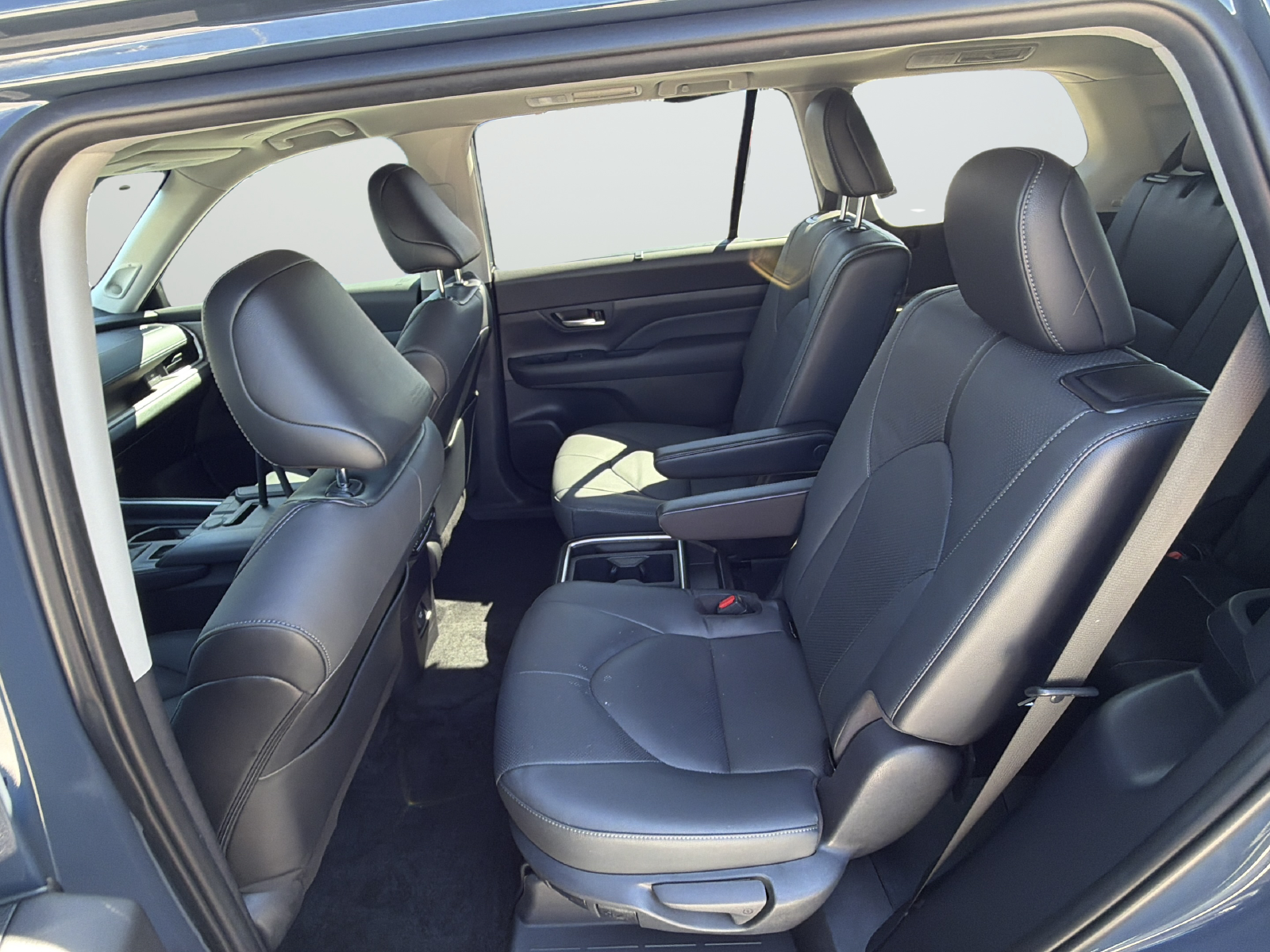 Used 2025 Cloud Toyota Limited image 34