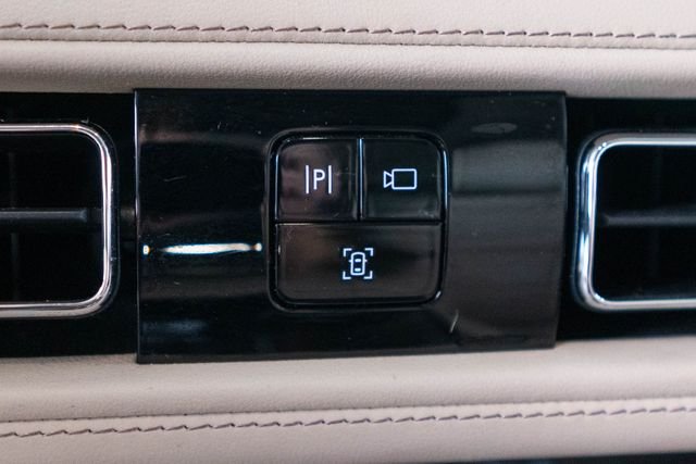 Used 2022 Blue Lincoln Grand Touring image 29