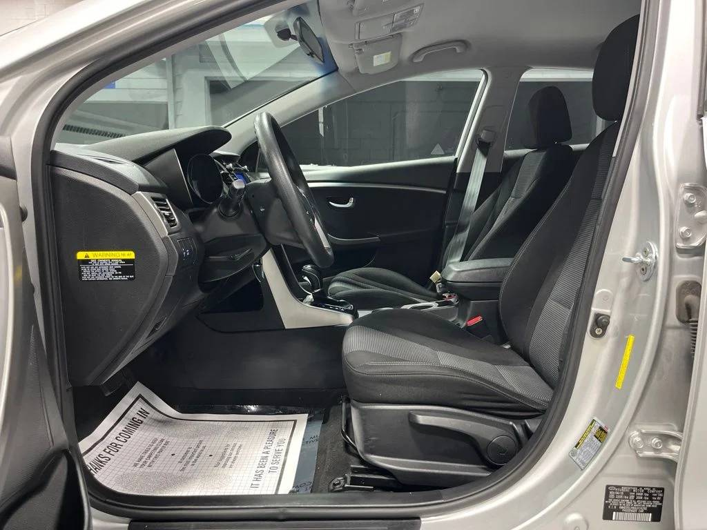 Used 2016 Silver Hyundai Base image 11