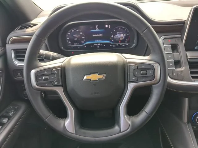 Used 2023 SUMMIT WHITE Chevrolet Premier image 17
