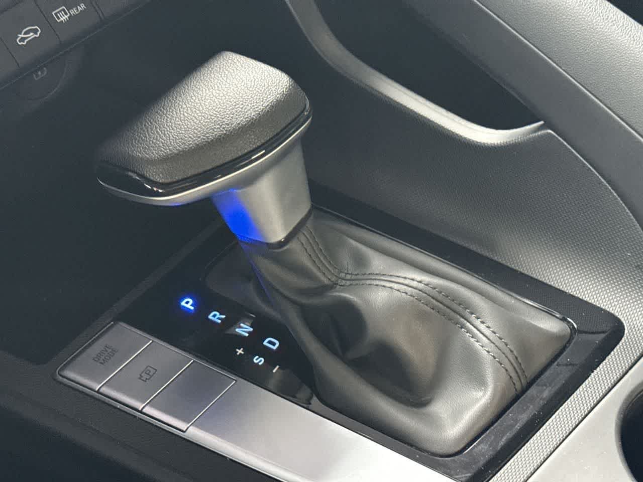 2025 Hyundai Elantra SE - Photo 21