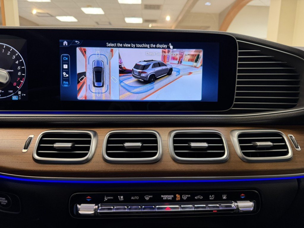2025 Mercedes-Benz GLE GLE450E - Photo 11