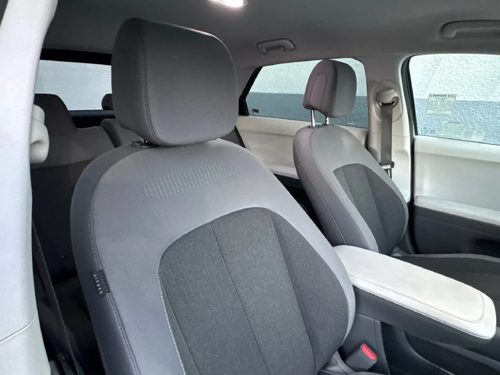 Used 2024 White Hyundai SEL image 4