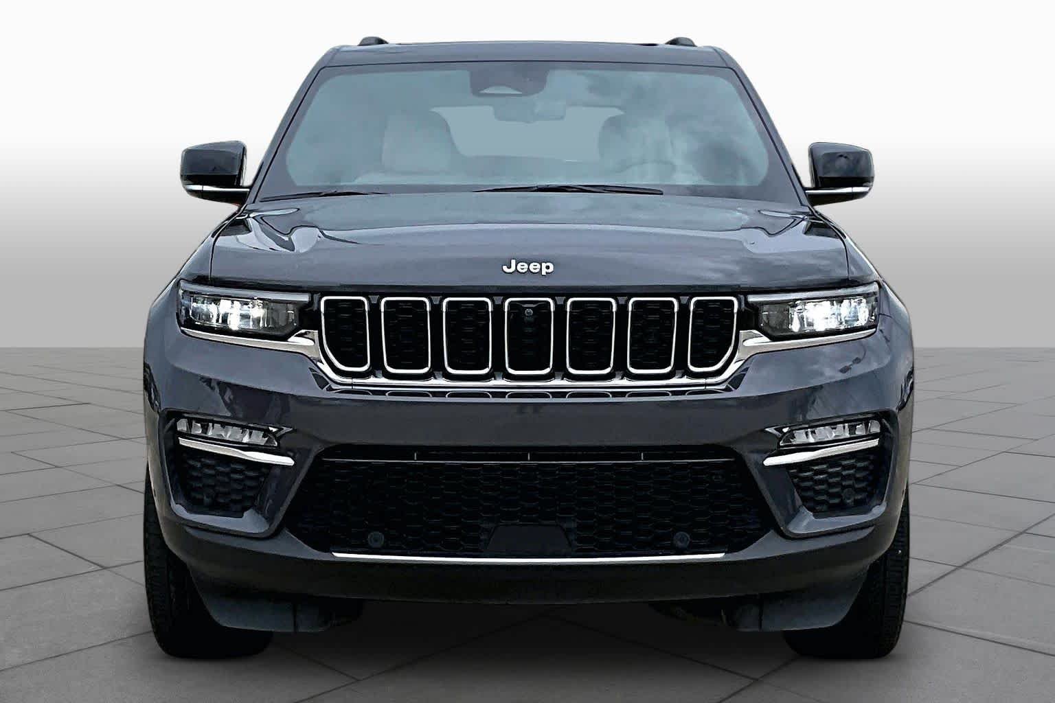 Used 2024 Baltic Gray Metallic Clearcoat Jeep Limited image 4