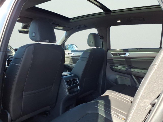 New 2026 Silver Mist Metallic Volkswagen SE w/Technology 4M image 11