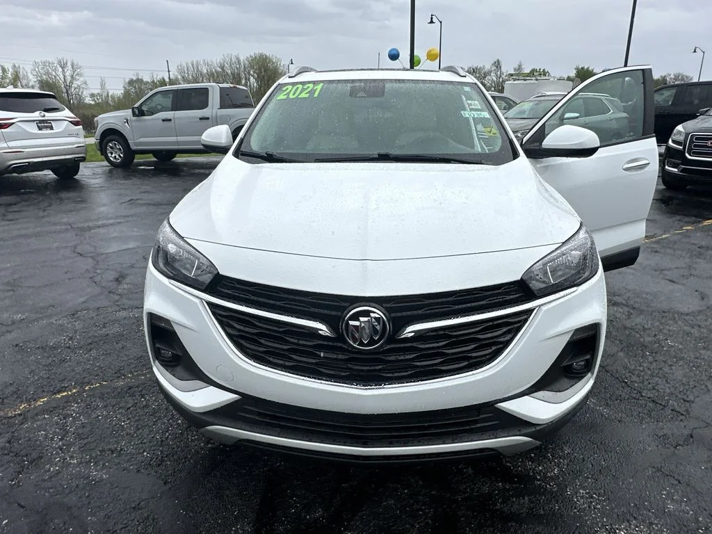Used 2021 White Buick Select image 23