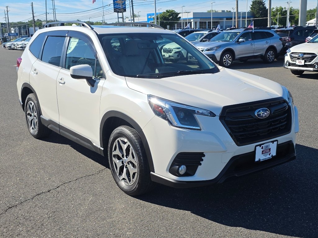 Used 2023 White Subaru Premium image 9