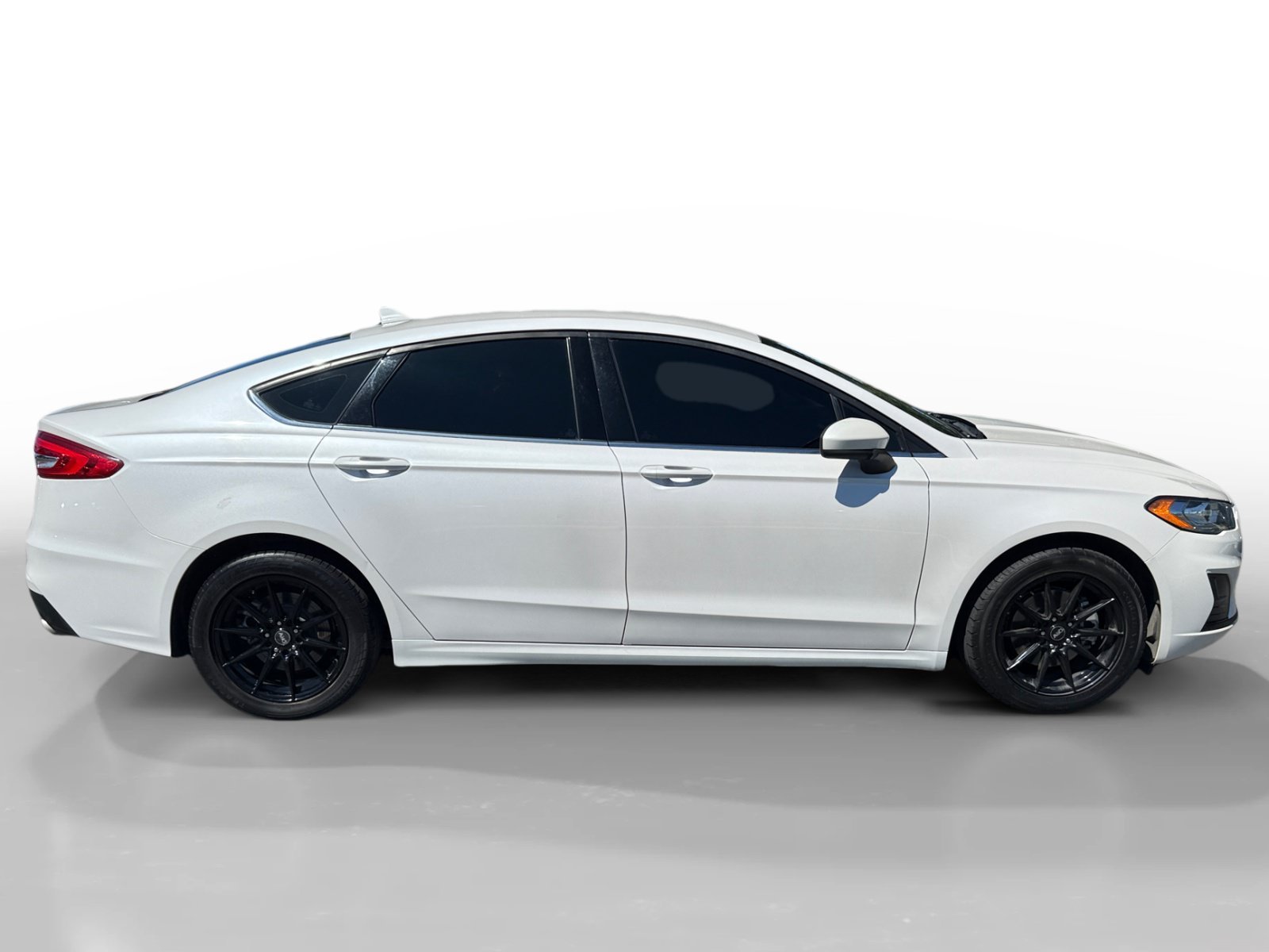 Used 2020 White Platinum Clearcoat Metallic Ford SE image 6