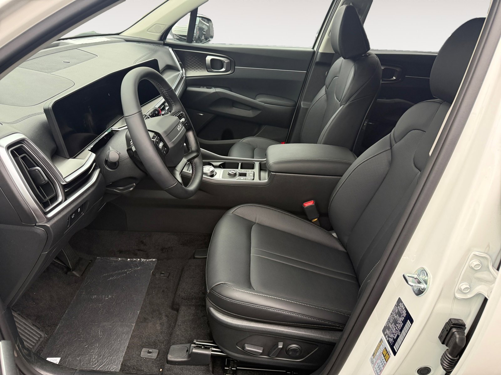 New 2026 Snow White Pearl Kia EX image 10