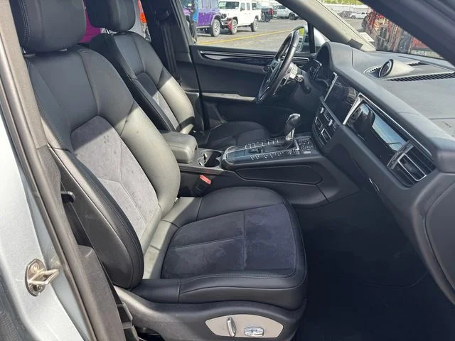 2021 Porsche Macan S - Photo 14