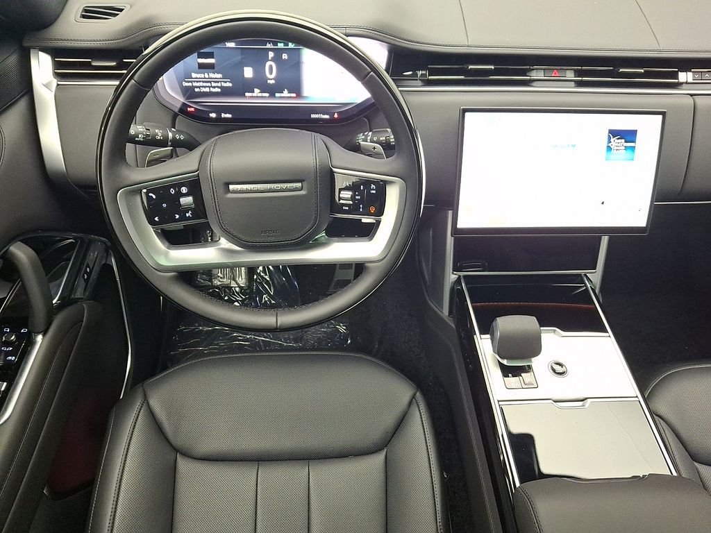 New 2026 Santorini Black Land Rover SE image 9