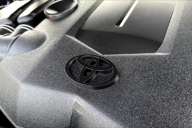 Used 2024  Toyota SR5 image 32