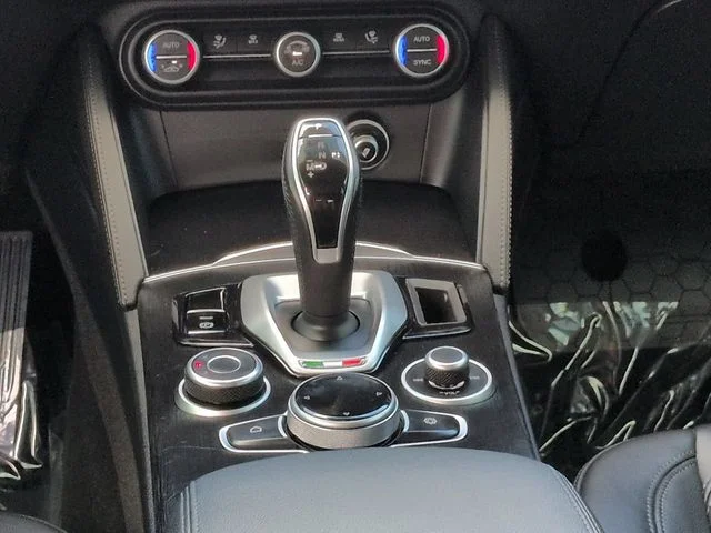 Used 2020 Alfa Rosso Alfa Romeo Base image 19