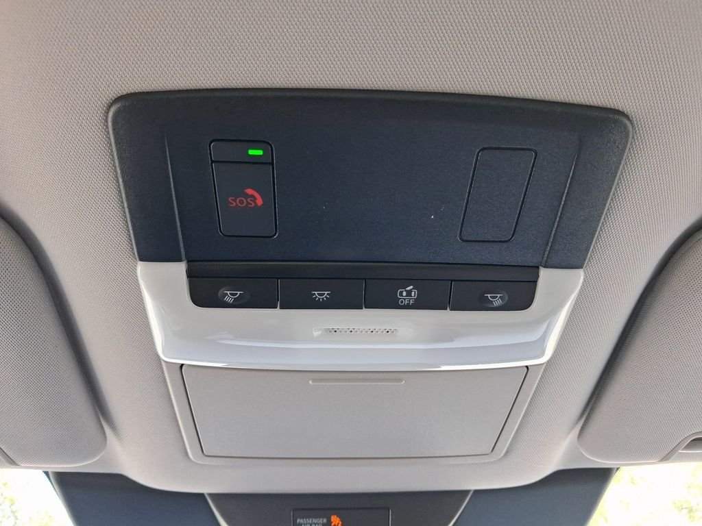 New 2026 Everest White Pearl TriCoat Nissan SL image 8