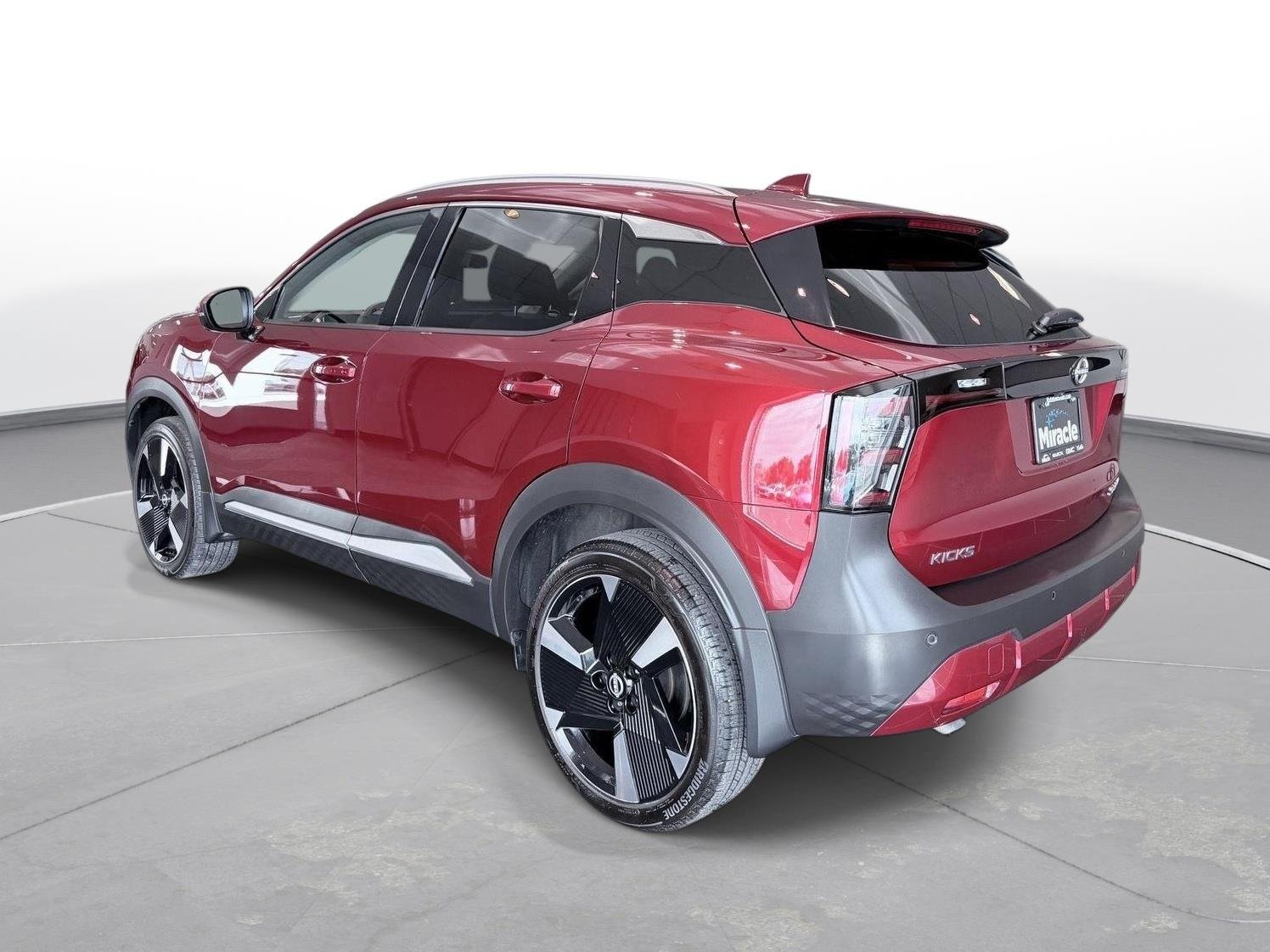 Used 2025 Scarlet Ember Tintcoat Nissan SR image 5