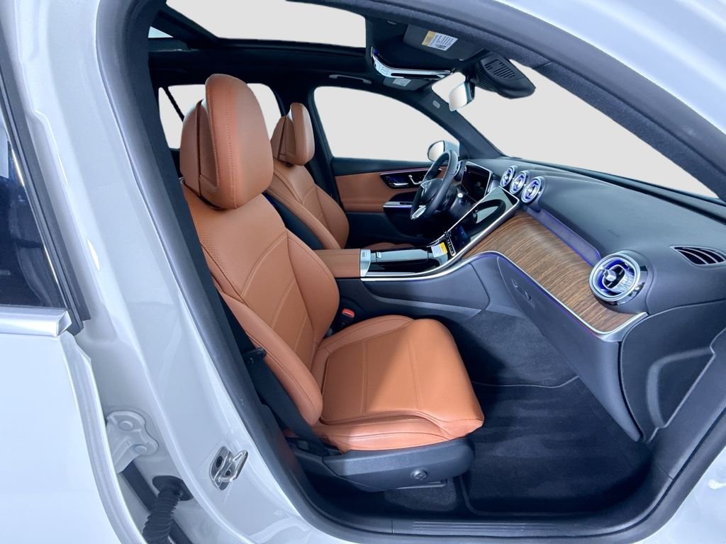 Used 2026  Mercedes-Benz GLC 300 image 21